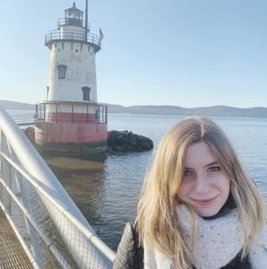 Meet your Posher, Caylin